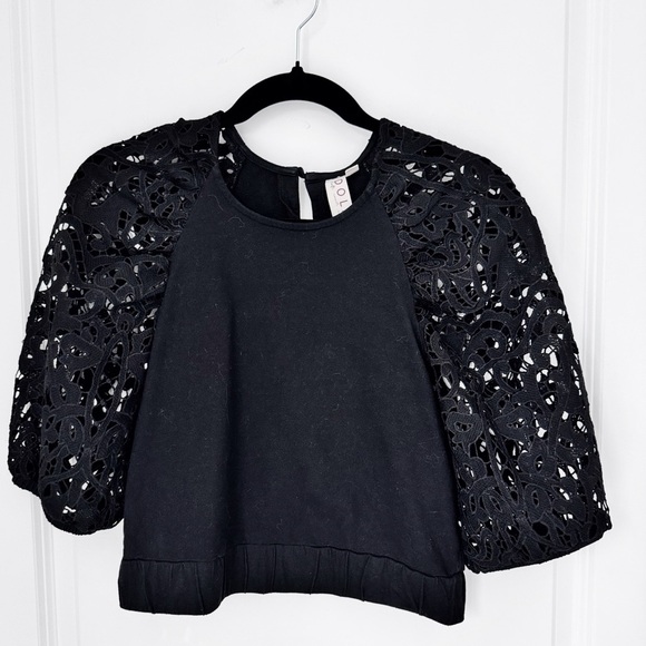 🖤ANTHROPOLOGIE / DOLAN Black Puff Shoulder Eyelet Top Semi Cropped - Picture 1 of 7